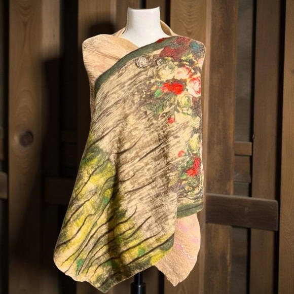 Wool shawl - Floral Wool & Silk shawl very soft & warm Hand crafted L 74”
W 24” - Picture 5 of 13